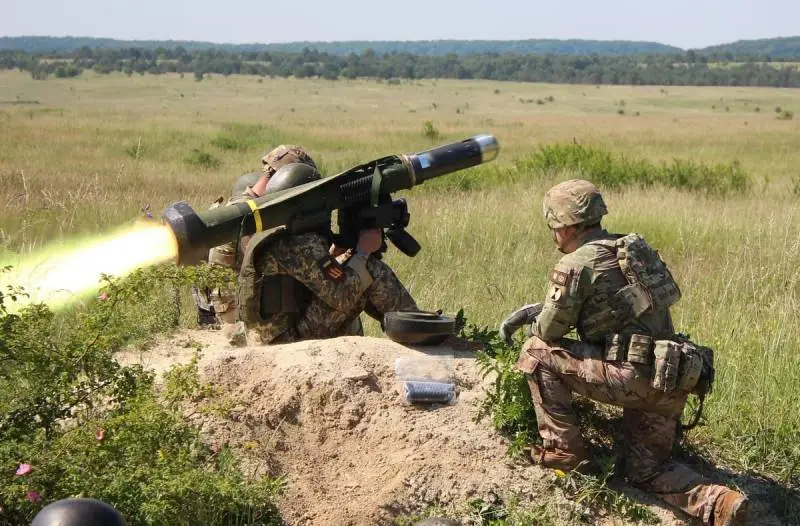 «Чудо-оружия нет»: Украинский эксперт назвал «тупой пропагандой» заявления Киева о западном оружии, которое «спасёт Украину»