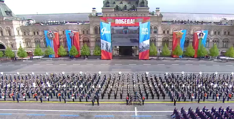Российские хакеры запустили трансляцию парада Победы в Москве по кабельному телевидению на Украине