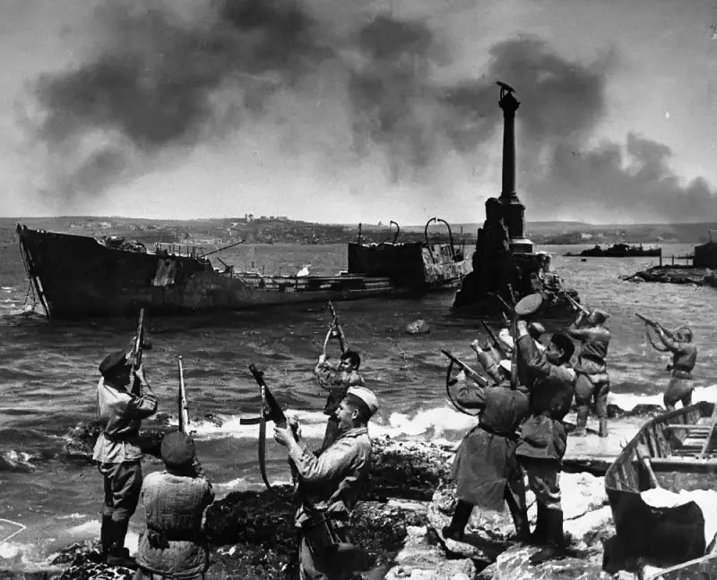 Фюрер приказал: Ни шагу назад! Как советские войска штурмовали Севастополь