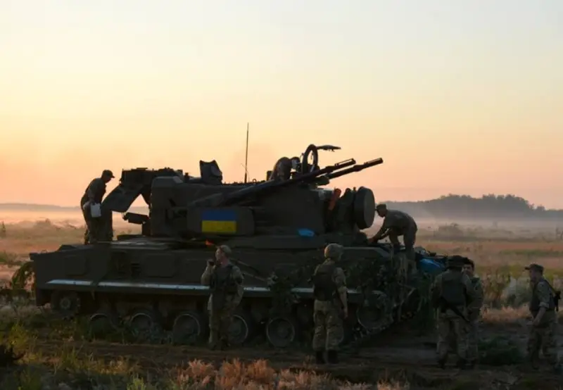 Опубликованы кадры уничтожения украинского ЗРПК Тунгуска ударом Ланцета в Сумской области