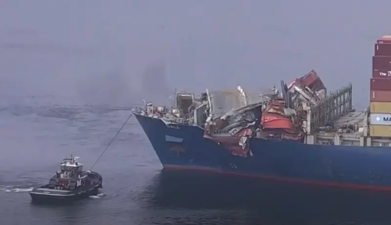 Проведена операция по буксировке в порт разрушившего мост в Балтиморе контейнеровоза Dali
