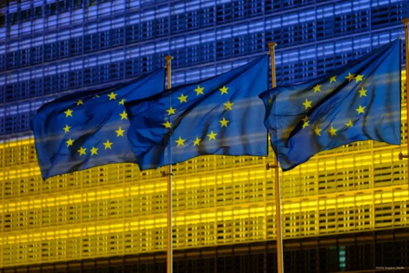Евросоюз продолжит присваивать доходы с замороженных активов России даже после снятия санкций