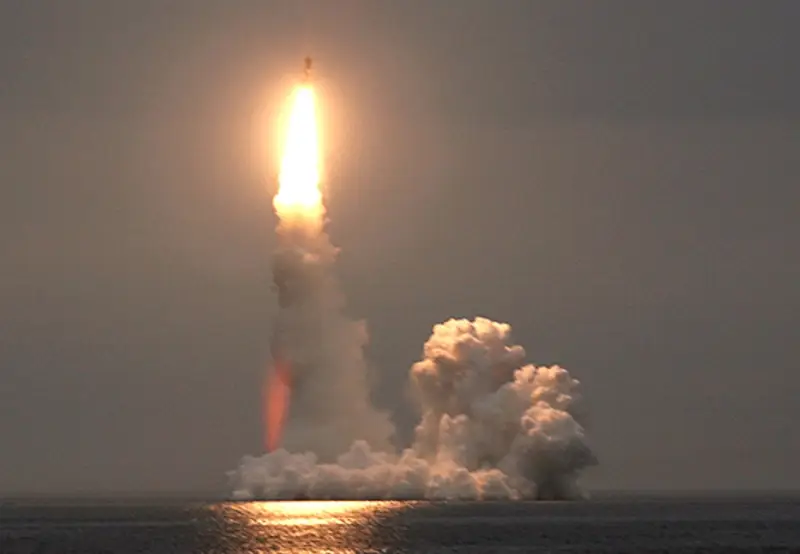 На вооружение ВС РФ принята межконтинентальная баллистическая ракета морского базирования «Булава»