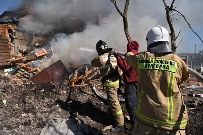 Гладков: в результате взрыва и пожара в частном секторе в Белгороде пострадали пять человек