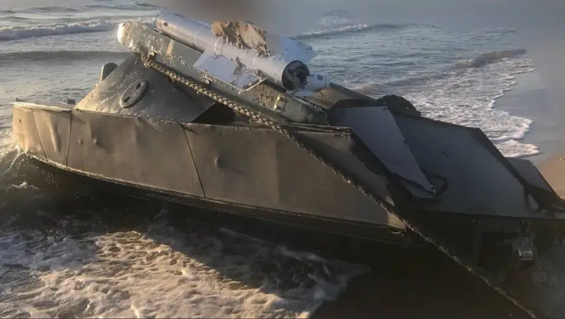 Опубликованы фотографии уничтоженных в Чёрном море безэкипажных катеров ВСУ с ракетами Р-73