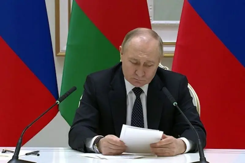 Владимир Путин: Россия исходит из того, что легитимность Зеленского закончилась 20 мая