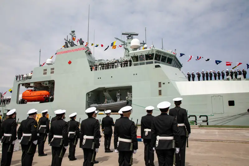 ВМС Канады пополнились четвёртым патрульным кораблем арктической зоны HMCS William Hall класса Harry DeWolf