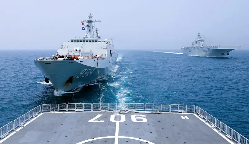 ВМС Китая объявили о проведении 30-дневных учений во всех омывающих КНР и граничащих со страной морях