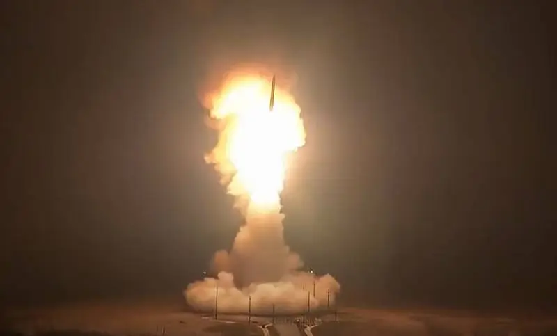 Пентагон предупредил Россию о двойном испытательном пуске межконтинентальных баллистических ракет Minuteman III