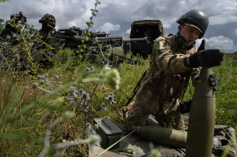 Предупреждение из Чехии: Россияне скупают снаряды у западной артиллерийской инициативы из-под носа