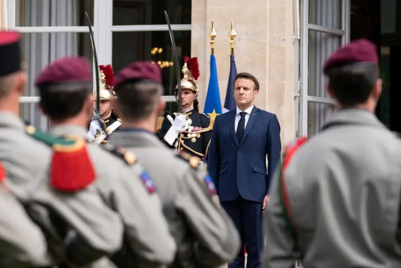 Президент Франции прокомментировал информацию о своей возможной досрочной отставке
