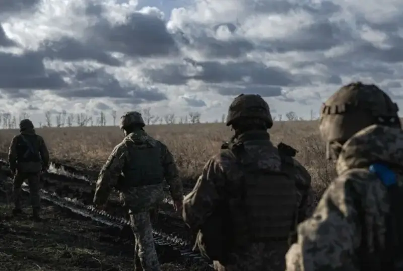 Экс-советник офиса Зеленского: шесть батальонов ВСУ отказалась выполнять боевую задачу под Торецком - люди платят нелояльностью