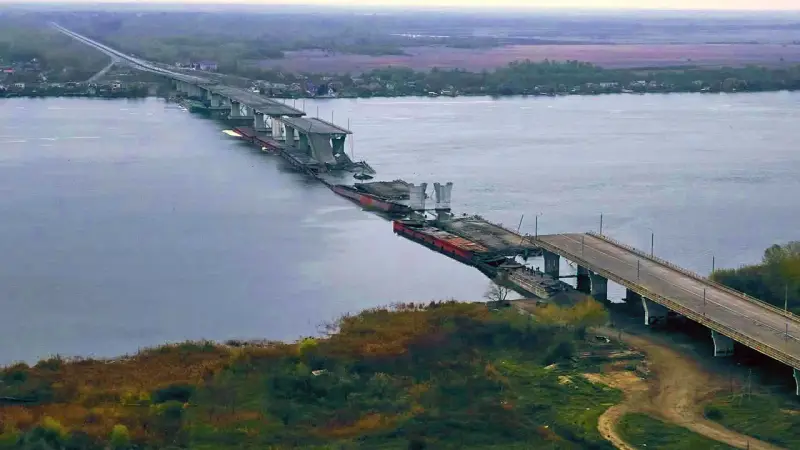 Украинский военный сдался в плен, переплыв Днепр на пластиковых бутылках