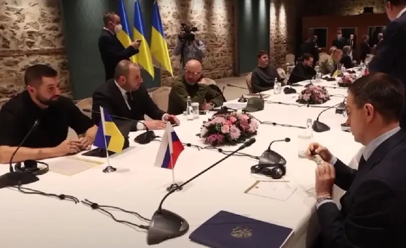 Депутат Рады рассказал, как совет «западных партнёров» сорвал мирные переговоры с Россией в 2022 году