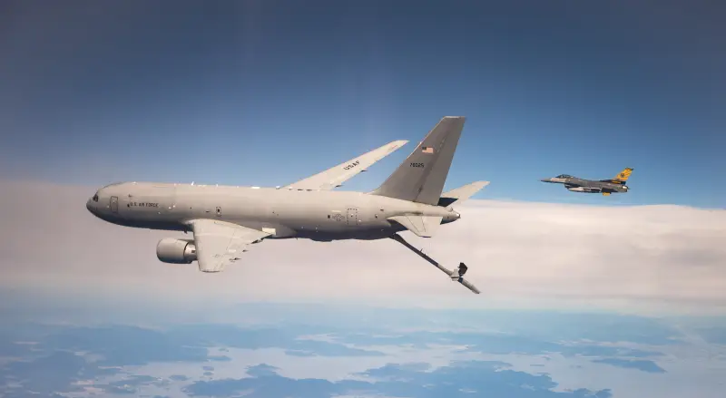 Стал головной болью Boeing: ВВС США отказались принимать топливозаправщики KC-46A Pegasus
