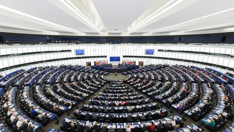 В странах Евросоюза начались выборы депутатов Европарламента, политологи прогнозируют «сдвиг вправо» европейской политики