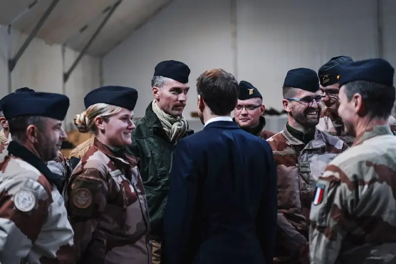 СМИ Франции: французские военные присутствуют на Украине с самого начала вооружённого конфликта