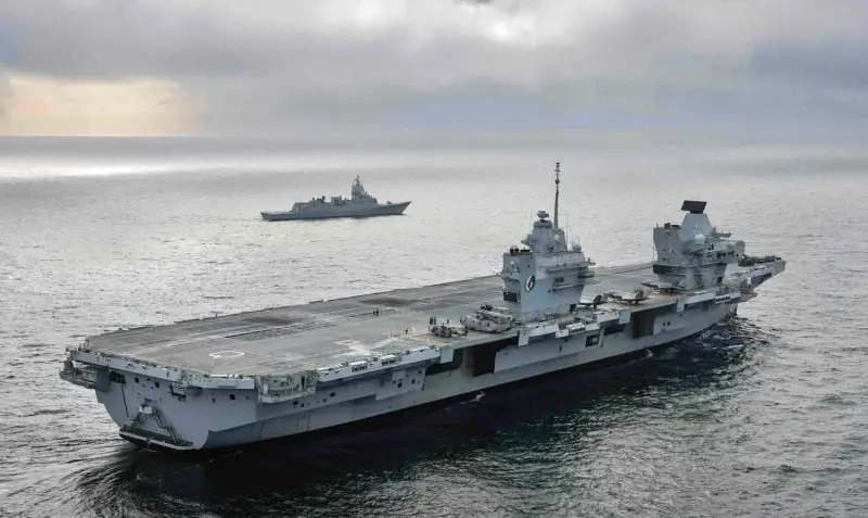 «Объем работ изменился»: британский авианосец HMS Queen Elizabeth снова задерживается в ремонте
