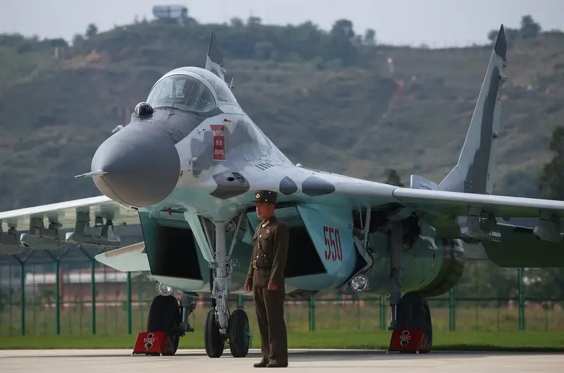 КНДР строит ангары для самолётов на своих авиабазах на случай начала военных действий