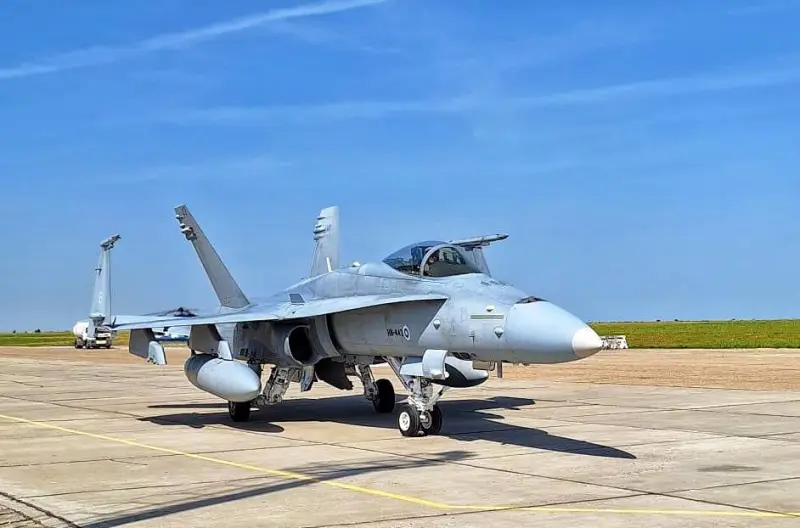 Финские истребители F/A-18 Hornet впервые присоединились к миссии НАТО «Air Policing» в Румынии