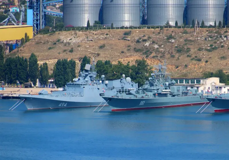 Губернатор Севастополя опроверг заявления Киева о якобы уходе кораблей Черноморского флота из города