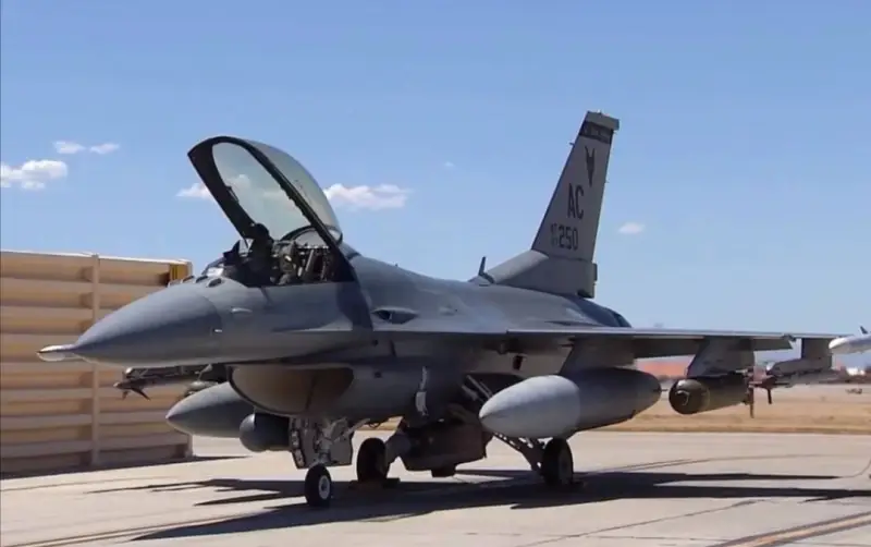 Столтенберг: Применение F-16 против территории России не станет эскалацией украинского конфликта