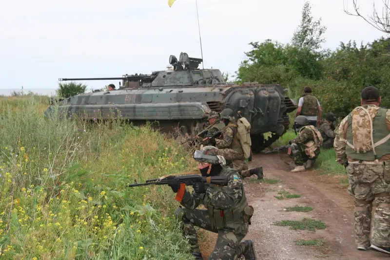 Украинским военкоматам дано указание вылавливать всех волонтеров и отправлять на фронт