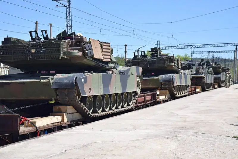 Показаны кадры переброски через немецкий Магдебург партии танков Abrams M1A1SA в сторону Украины
