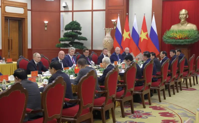 Президенты РФ и Вьетнама договорились не заключать соглашения, которые могут навредить нашим странам