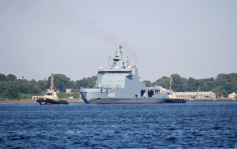 Головной боевой ледокол «Иван Папанин» проекта 23550 вышел на заводские ходовые испытания