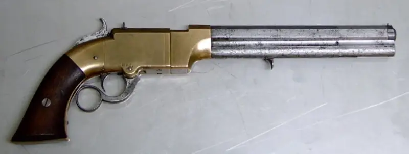 Ещё один пистолет для агента 007