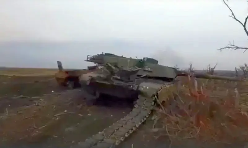 Business Insider: Поставленные Киеву американские танки Abrams оказались бесполезными в условиях современного боя