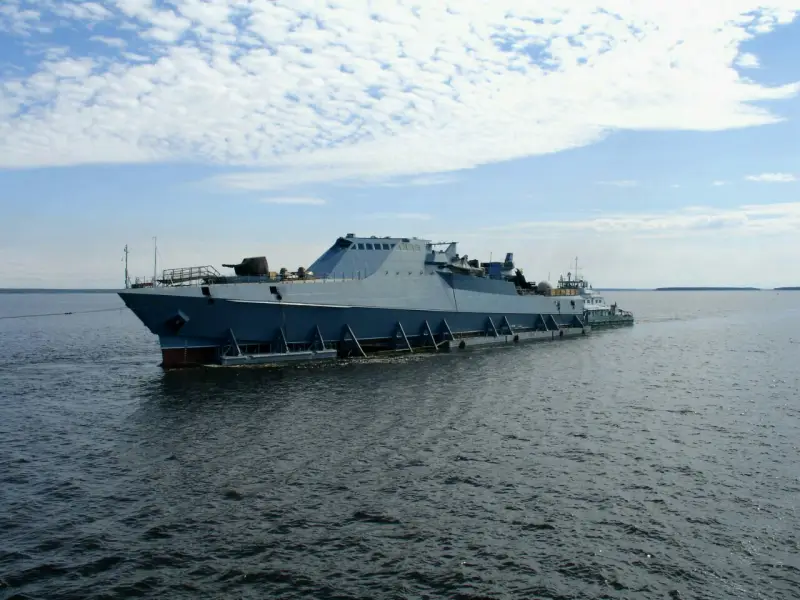 Отправленный для достройки на Балтику патрульный корабль «Виктор Великий» проекта 22160 прибыл в Санкт-Петербург