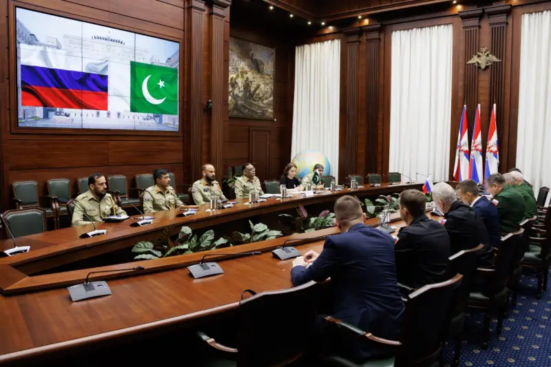 Минобороны РФ: Россия и Пакистан договорились активнее сотрудничать в сфере обороны и безопасности