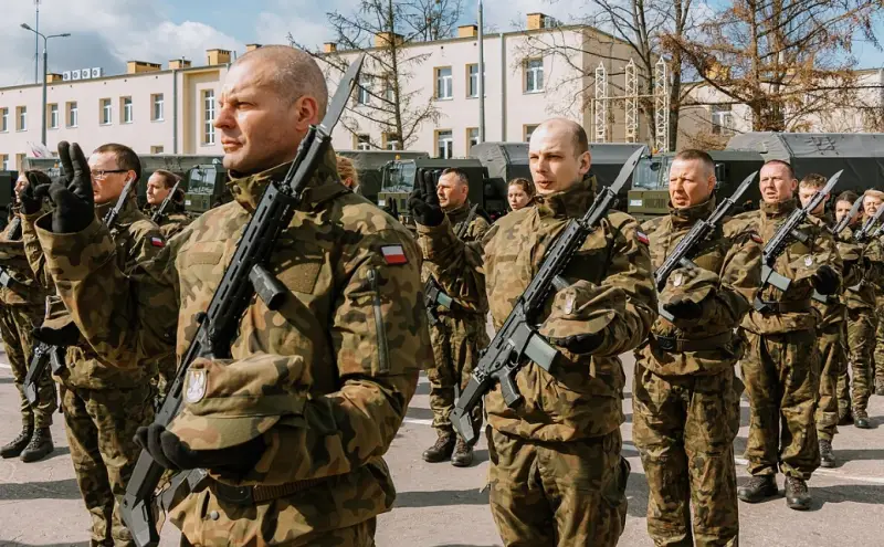 Начштаба польской армии: Варшава должна подготовить вооружённые силы страны к полномасштабному конфликту