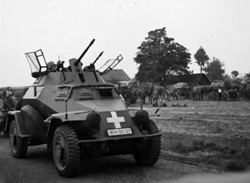 Sd.Kfz。 222：国防军轻型侦察装甲车