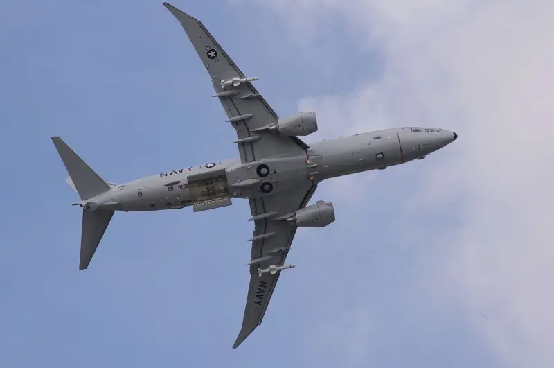 Фиксируется высокая активность авиации НАТО над Чёрным морем: в небе - топливозаправщики и противолодочный самолёт