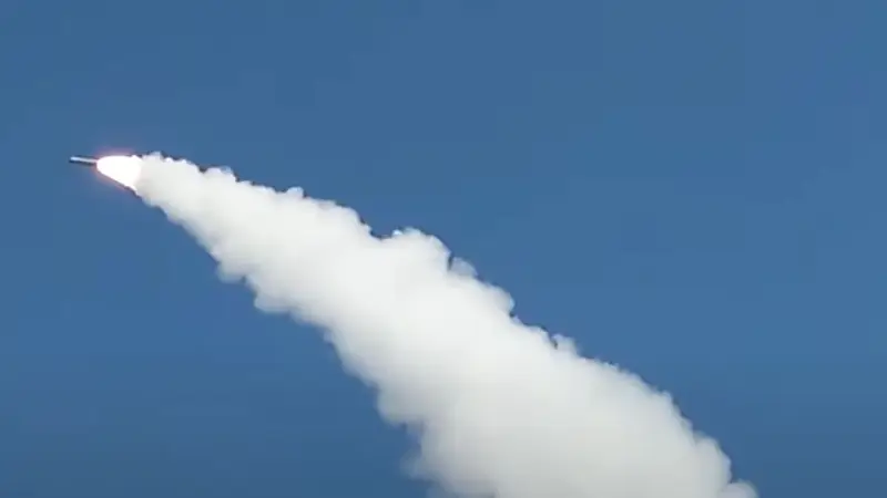 Военные источники сообщают о пяти прилётах ракет «Искандер» по целям в Полтавской области, включая аэродром в Миргороде