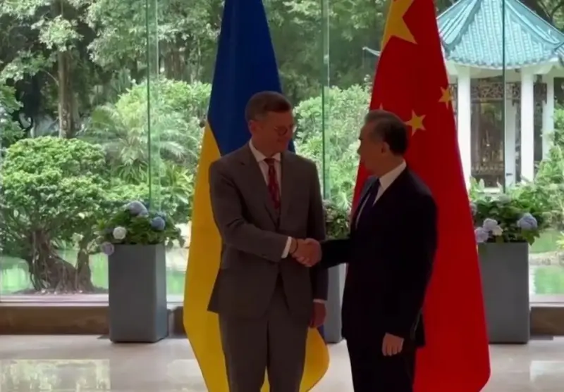 Готовы говорить с Москвой: В МИД КНР рассказали о содержании переговоров Ван И с Кулебой