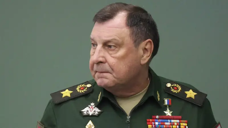 Источник: Генерала Булгакова задержали по делу о коррупции