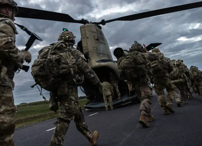 Офицер ВС Франции в отставке: воспользовавшись путчем 2014 года, НАТО вошло на Украину