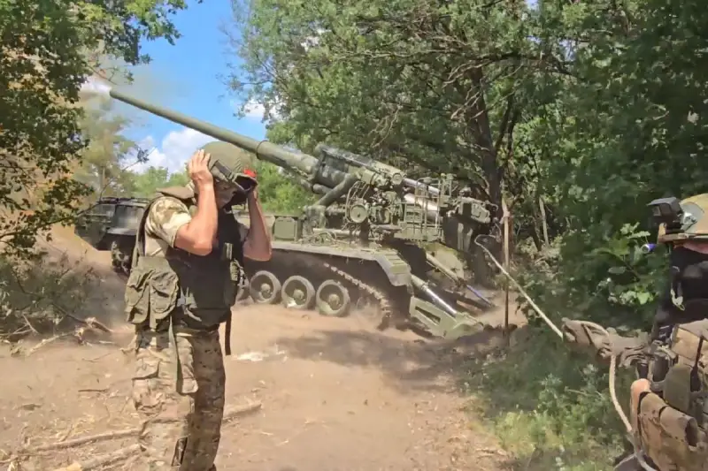 В ходе наступления бойцами «Южной» группировки войск освобождено село Ивано-Дарьевка ДНР - Минобороны