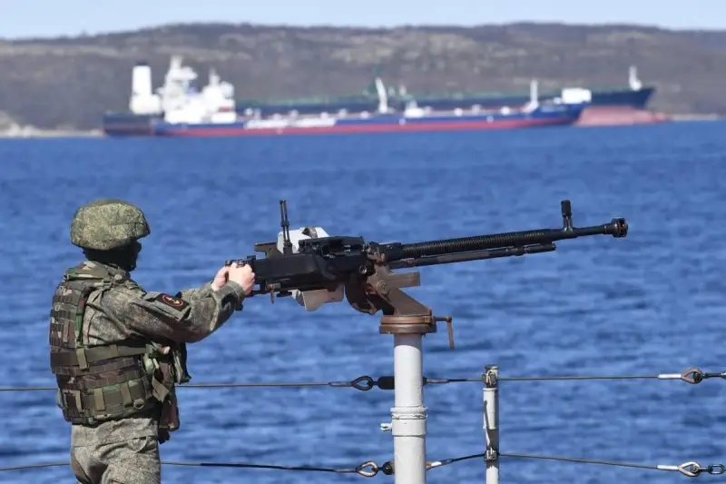 ВМФ РФ принял решение о вооружении флотских сигнальщиков антидроновыми ружьями и дробовиками