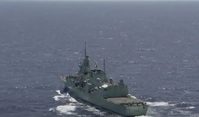Канадский военный корабль прошёл через Тайваньский пролив, хотя Канада официально признаёт единство Тайваня и материкового Китая