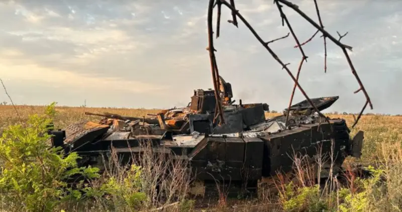 Показаны последствия очередной атаки ВСУ на посёлок Коренево в Курской области