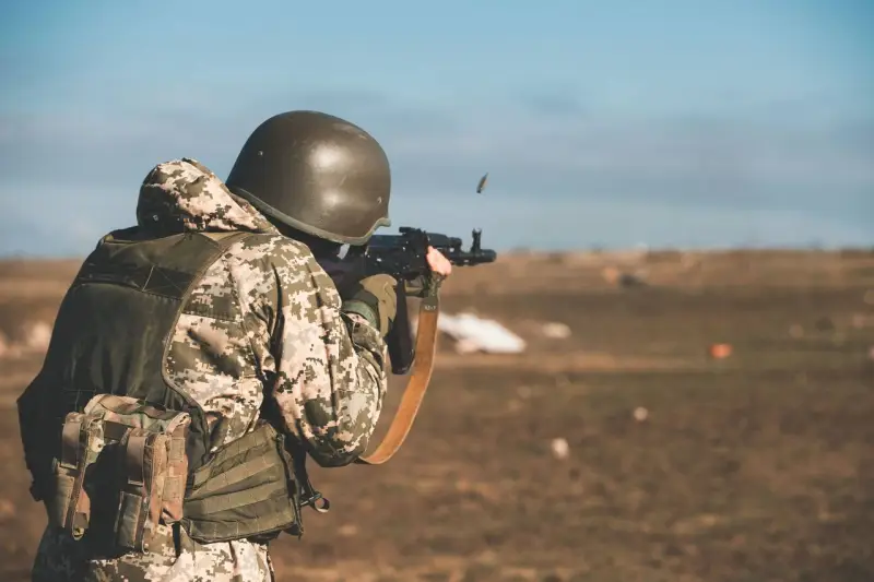 Сотрудникам украинских ТЦК разрешили открывать огонь на поражение в случае угрозы их жизни