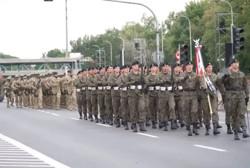 В параде по случаю дня так называемого Войска Польского примут участие военнослужащие из Британии и Румынии