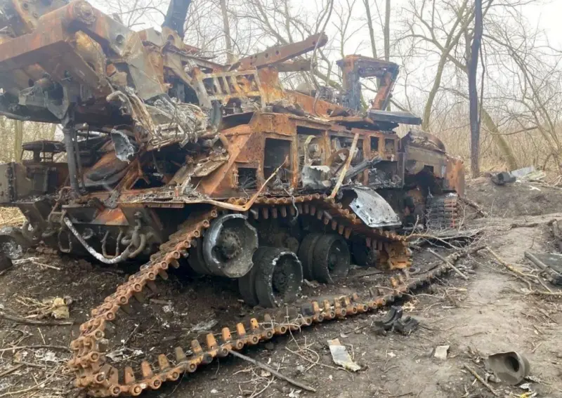 Показаны кадры уничтожения ударами из ОТРК «Искандер» двух ЗРК «Бук-1» ВСУ в Сумской области