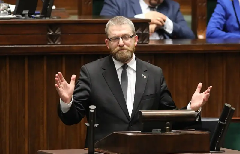 Un député polonais a appelé le chef du département d'État américain, Blinken, à quitter Varsovie