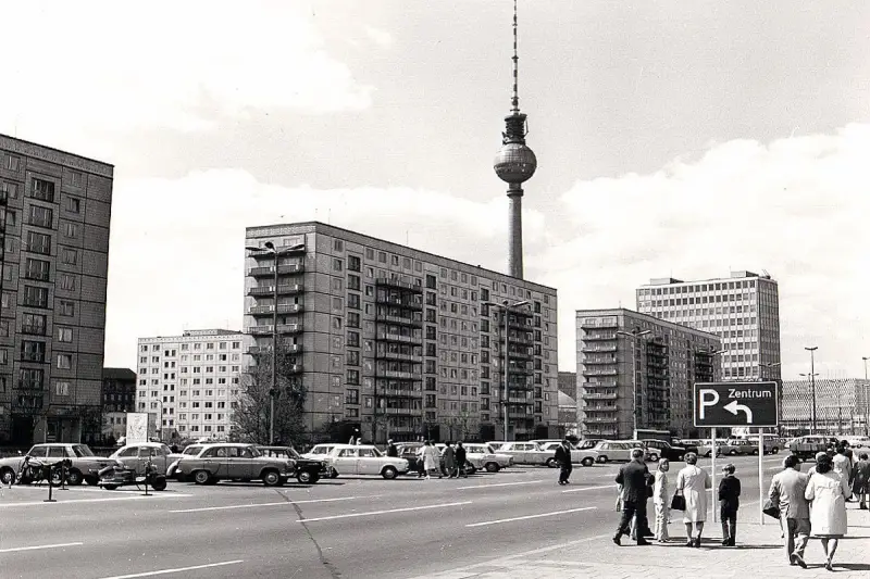 10 % der Ostdeutschen unter 30 Jahren bezeichneten sich als DDR-Bürger